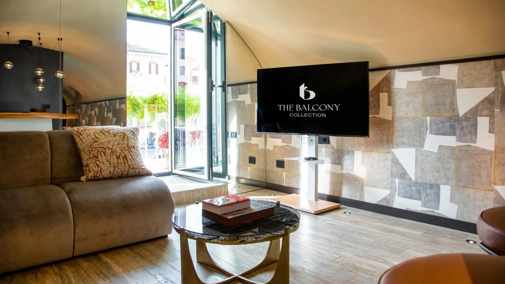 Piazza Navona Balcony Caden Suite Rome